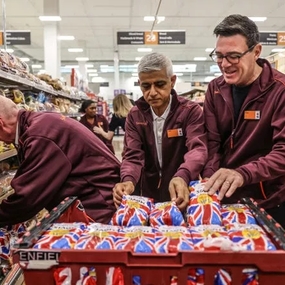 UK shoppers buy essentials after government emergency warning